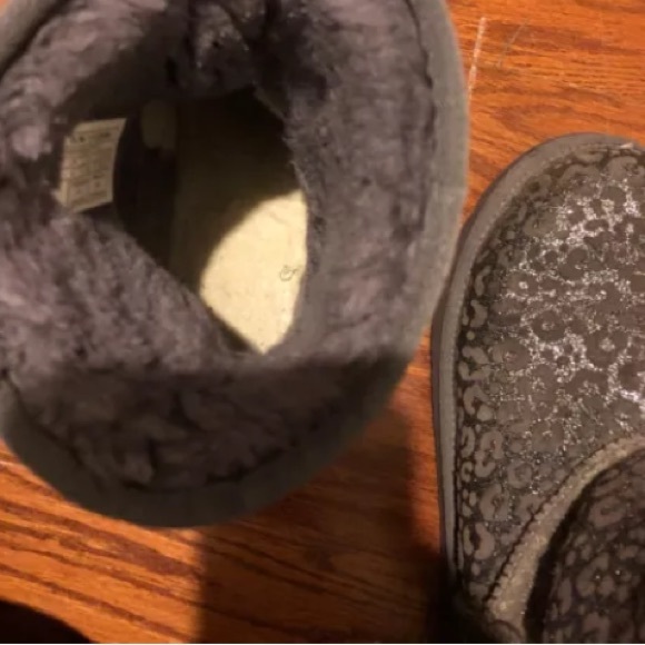 Ugg Big kids brown leopards print SZ big kids 6 or women’s size 8. - Picture 8 of 8